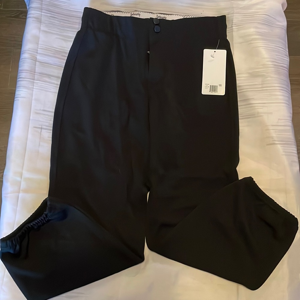 New Never been worn Soffe Intensity Fit for the female athletes black Size XSM